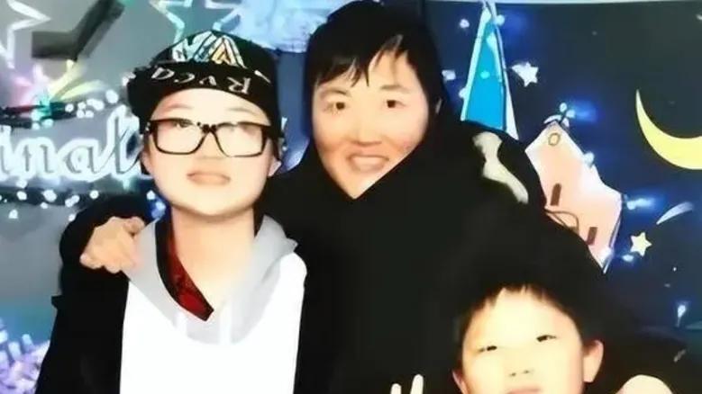 孙楠抛弃买红妹十五年，再婚后晚归都愧疚