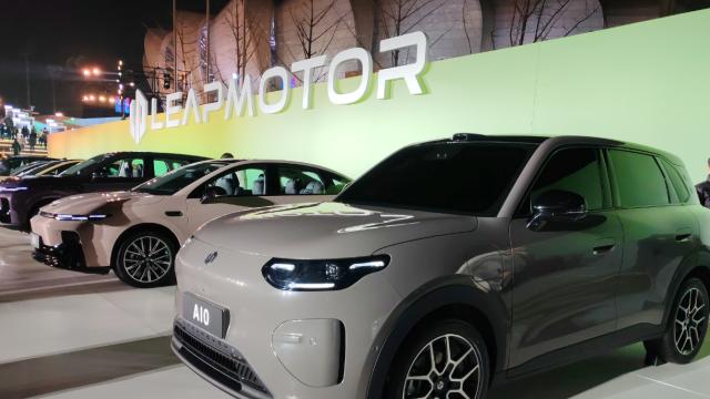 “门外汉”朱江明造车10年，零跑即将告别新势力