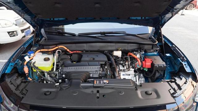 被低估的7座SUV！曾被称“油老虎”，如今搭2.0T混动，实测7个油