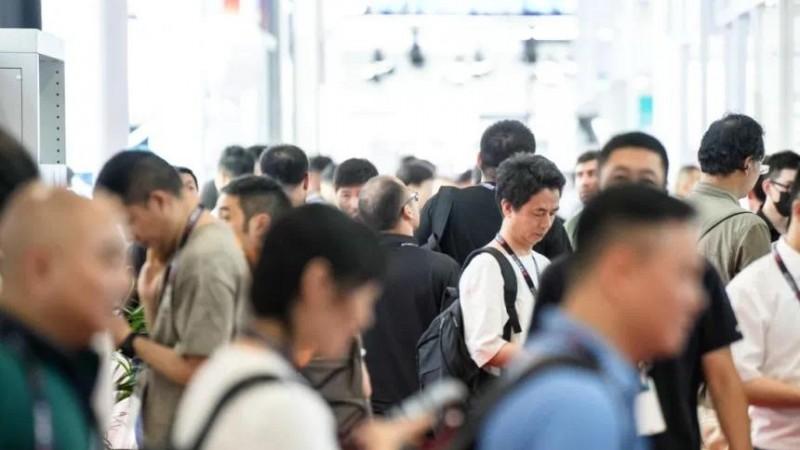 MWC+IOTE 2025 上海站，翼卡车联网全球 eSIM 及多网融合方案引国际交流，创新产品斩获