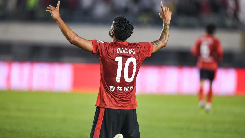 中超-泽卡梅开二度双方7中门框 泰山3-1三镇结束两连败！