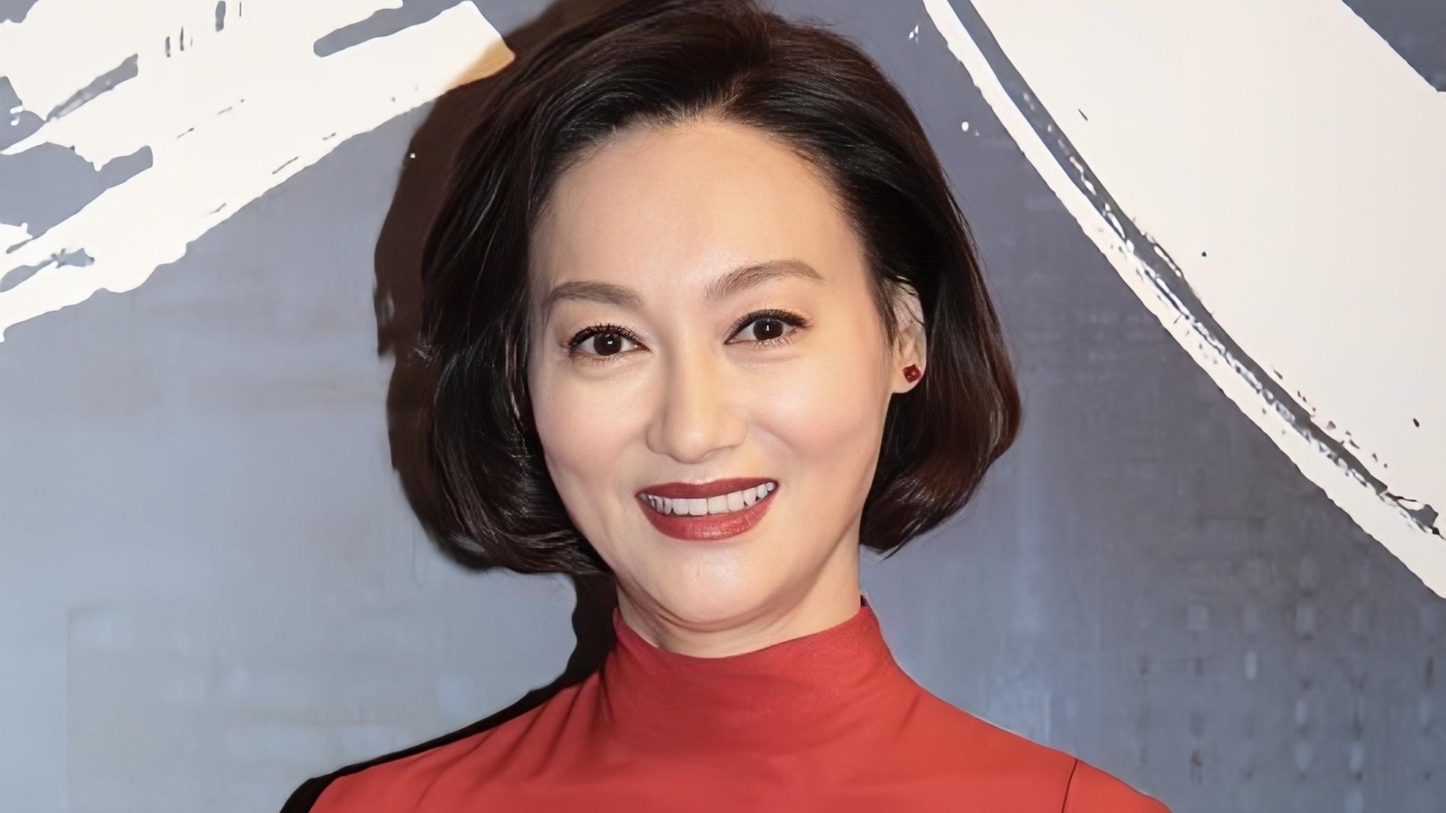 65岁惠英红：街头乞儿蜕变时尚女王，改写年龄偏见传奇