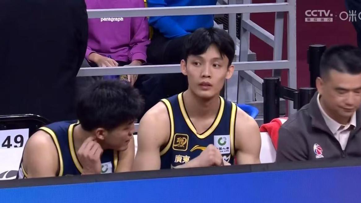 徐杰只打19分钟 末节全华班也强势 广东狂胜四川28分完成复仇！