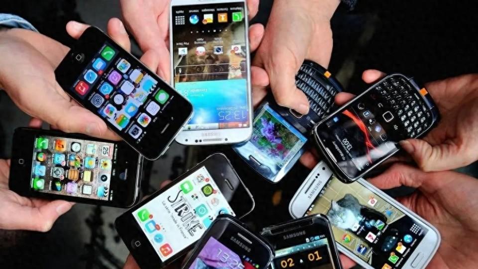 2025年Q3：vivo17.3% 苹果15.8% 华为15.2% 小米14.7% OPPO14.7