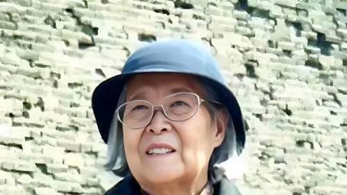 出卖父亲，下场凄凉？傅作义的女儿傅冬菊为何被黑的这么惨？