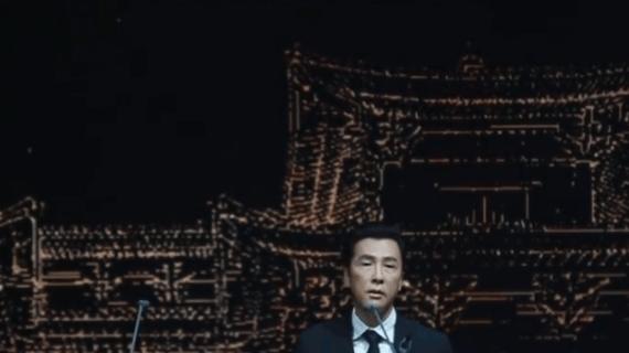 甄子丹金狮奖颁奖现场哽咽哀悼香港火灾遇难者，发言引全网泪目