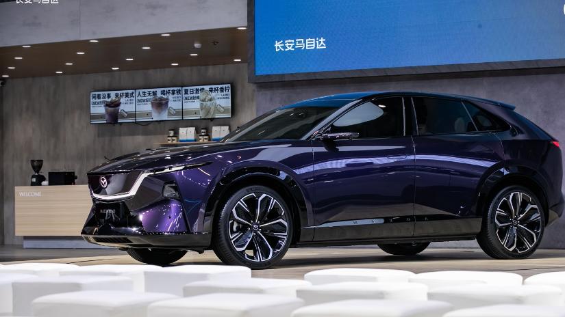 长安马自达油电双杀重庆车展 用黑曜家族 + EZ 系构建智电时代护城河