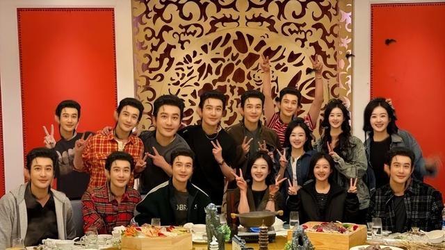 起猛了！黄晓明去油成功，八块腹肌男友力爆棚，网友：跟画的一样