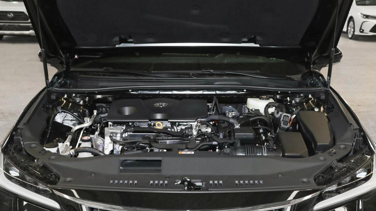 丰田可算厚道了！换标“雷克萨斯”仅14万多，长近5米，油耗4.3L