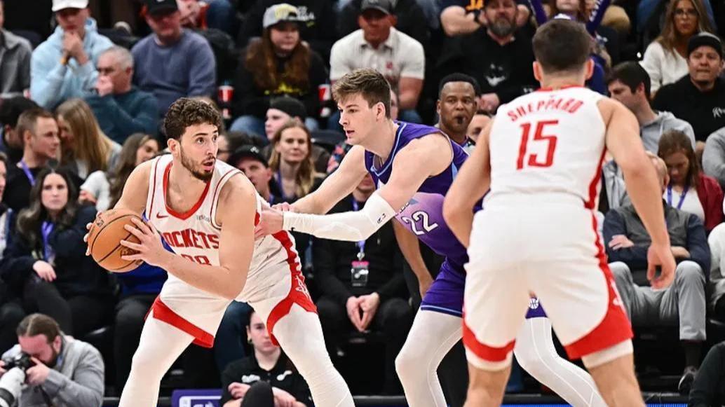 复仇之战！火箭战爵士！替补给力，火箭领先10分！