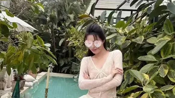 温州捉奸门炸裂全网！音乐老师出轨肌肉男被堵床，1分57秒视频泄露背后竟藏惊天交易！
