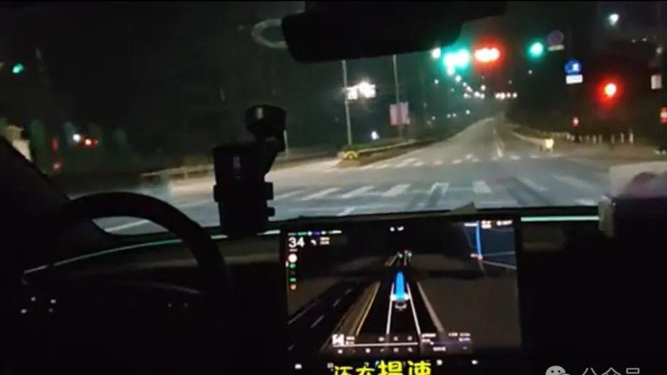 第一批测试特斯拉国内FSD的车主，已经扣完12分了