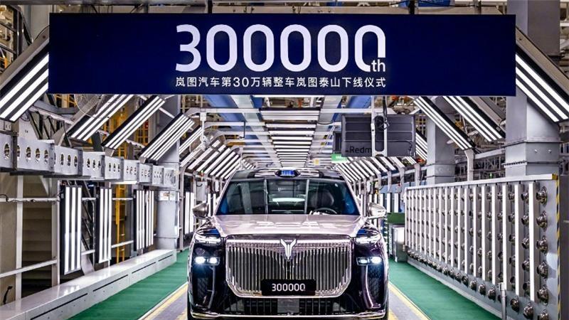 岚图销量十连涨，追光L成“武汉迈巴赫”