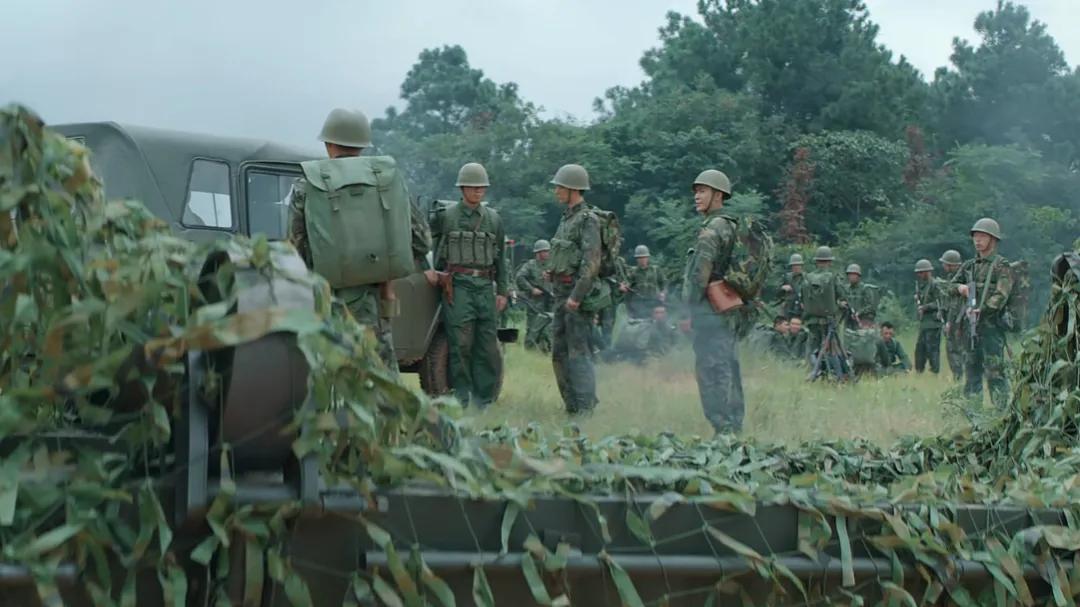 我从军校毕业回部队成“抢手货”，三年当上连长却被警花断了前途