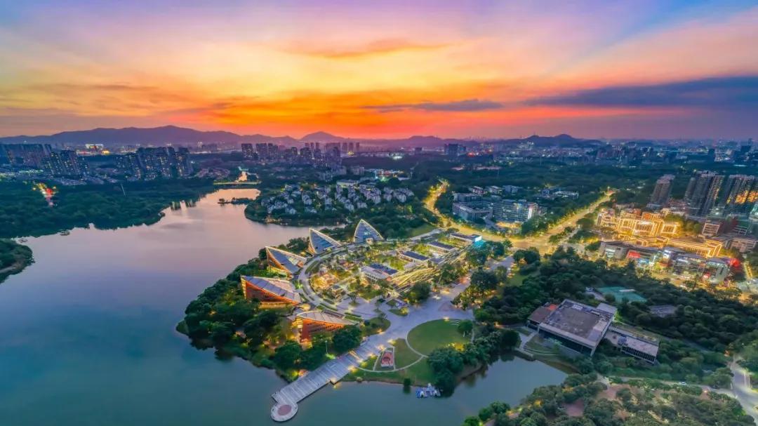 楼市内参：松山湖，谁在砸盘谁在扛？