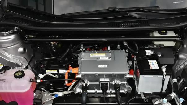 合资电动新标杆！一汽丰田bZ5静态体验：颜值智能安全全拉满！