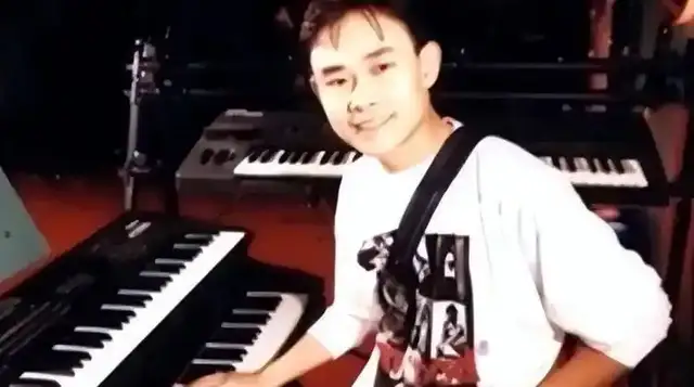 丢下刚出生40天的女儿，与富商私奔的刀郎前妻，如今可曾后悔过？