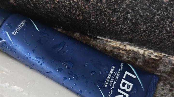 2025氨基酸洗面奶实测推荐：控油12h+屏障修护，全肤质多场景适配