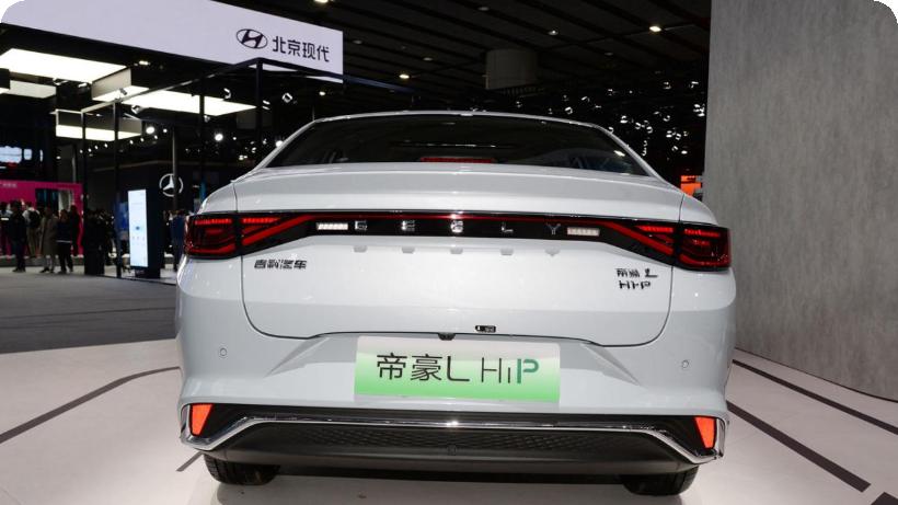 当初定价12.98万起，如今新款才卖8.98万，3.8L油耗不输丰田大众