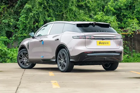 全新岚图知音体验：5C超充+901km续航，家用SUV新选择