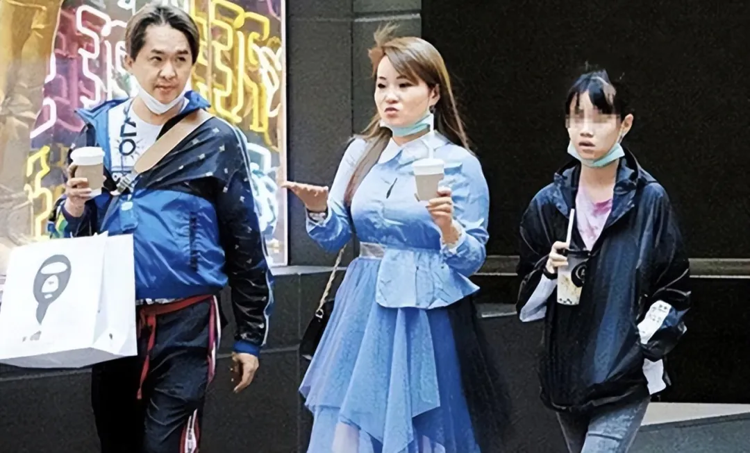 TVB“现代韦小宝”邓兆尊自曝按年给三女友零花钱，只享受不生育，身材走样不在乎
