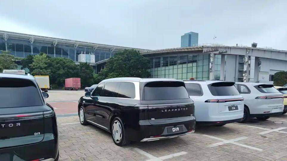 零跑D19抵达广州车展！预计售价在25-30万元