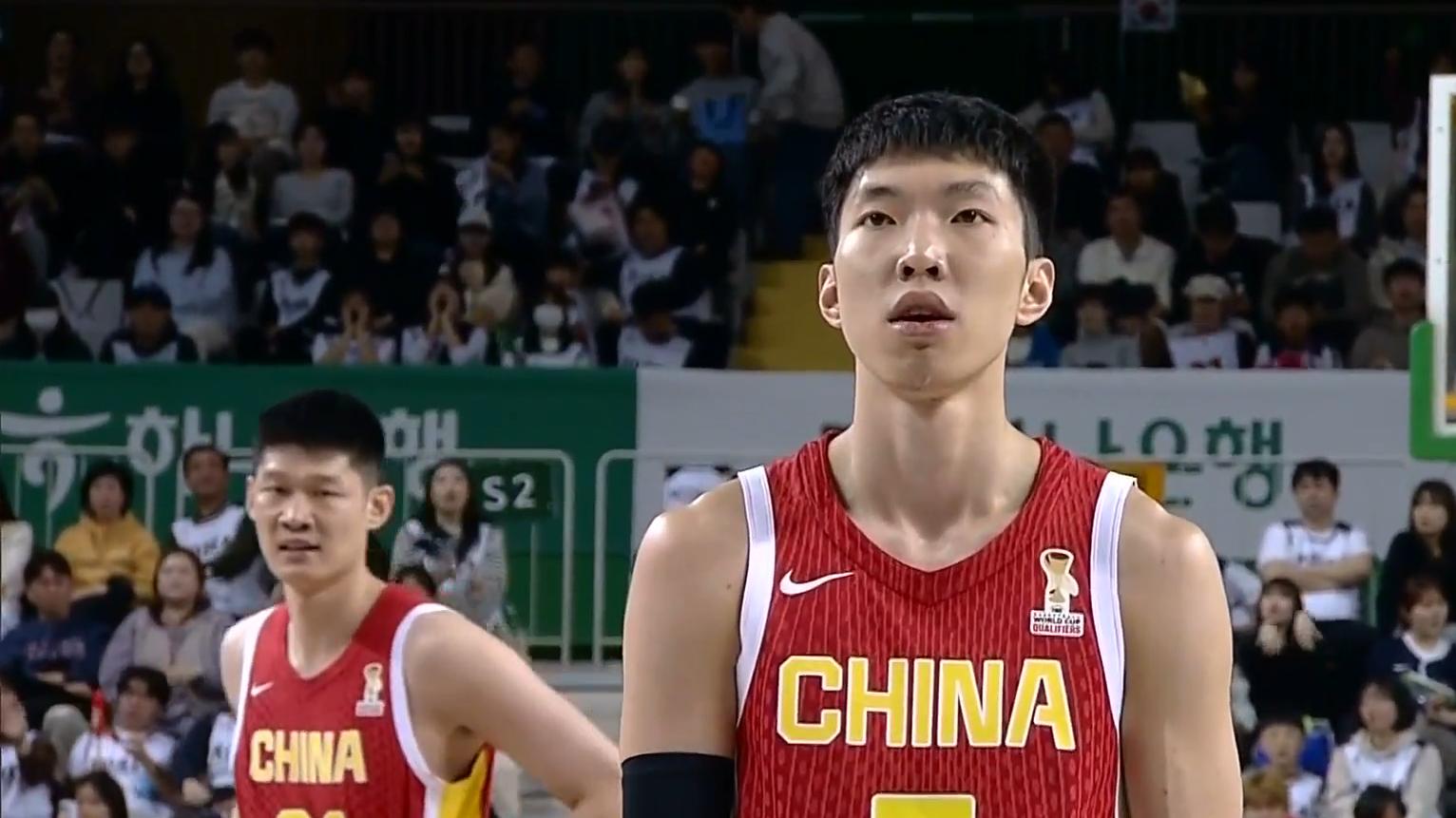 中国男篮：二番战3大变化，胡明轩的使用出问题，2点没做好