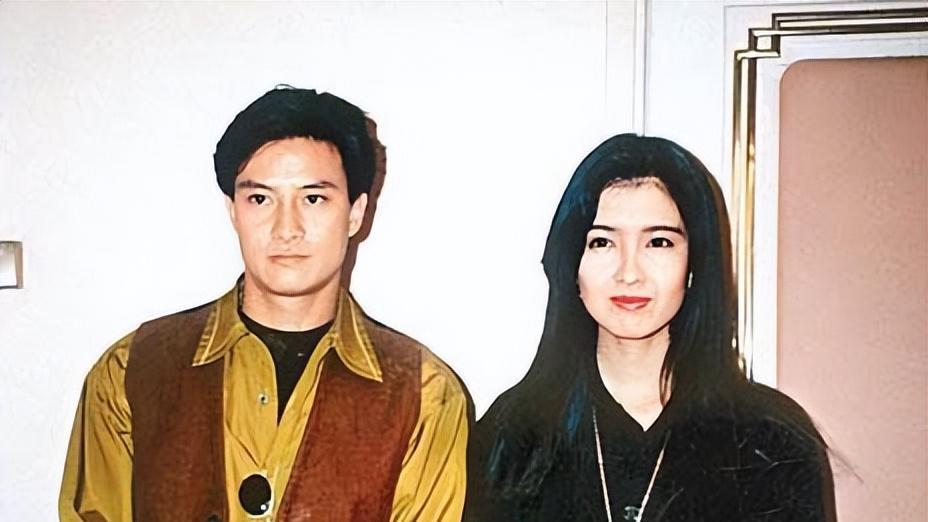 玉女掌门人婚姻迷局：周慧敏19次原谅背后的清醒人生