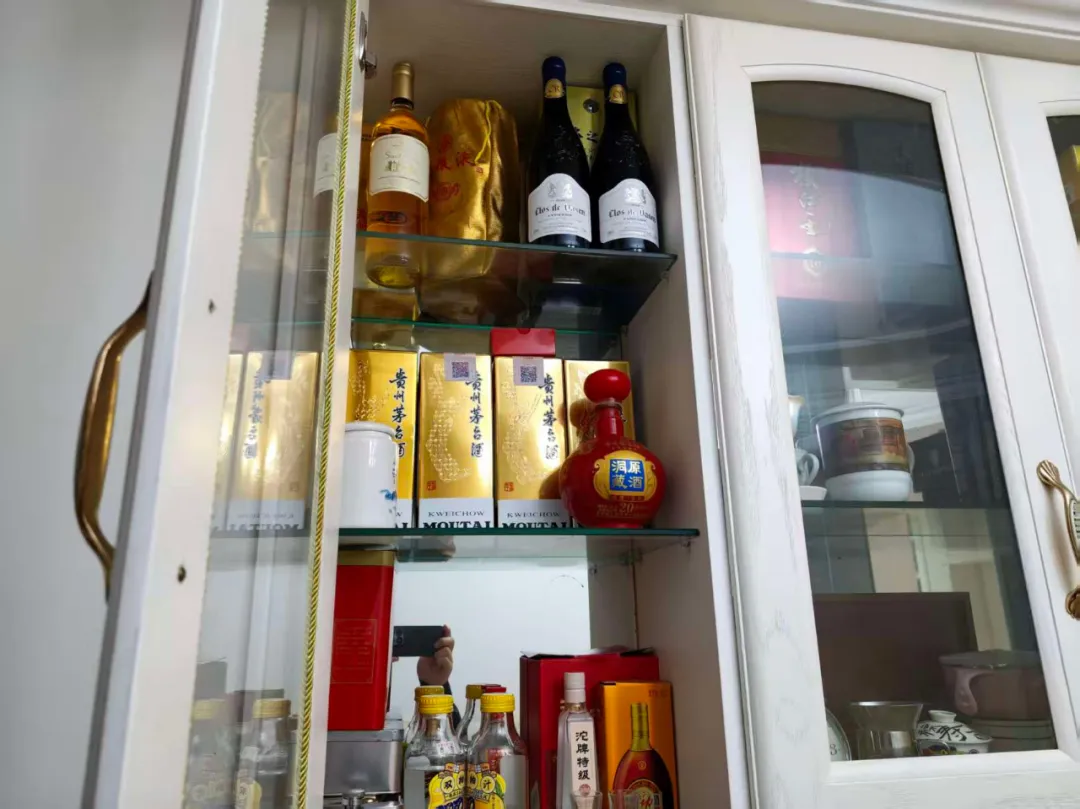 突发！飞天茅台跌破1499元，大家更不敢买了……