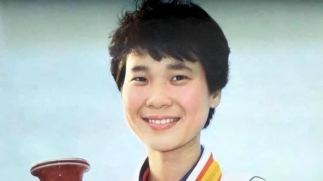 国乒饭圈乱象升级！某歌星遭网暴删帖，40碾压局竟掀千万级骂战