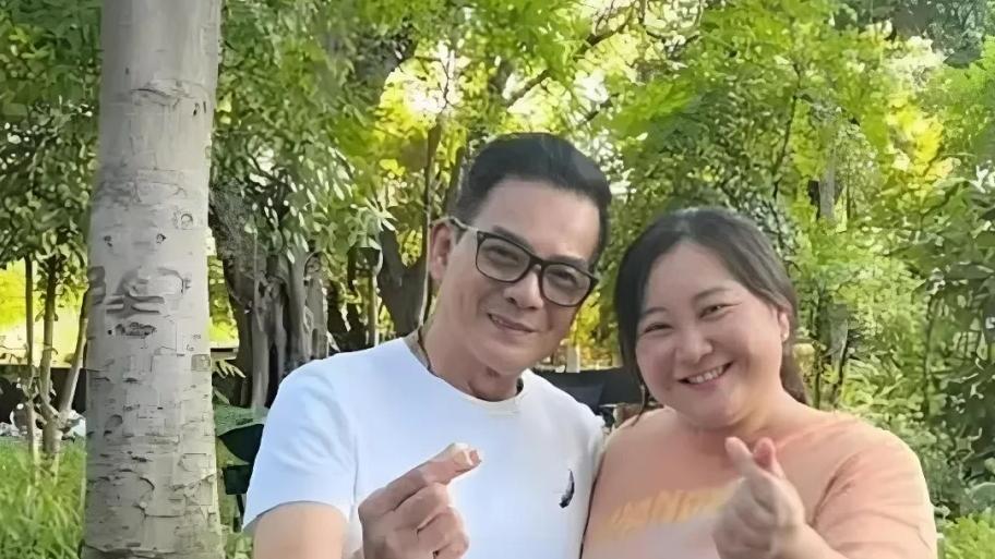 “从警察儿子到70岁闪光人生，李国麟逆袭背后的秘密与五十年拼搏，究竟是谁在暗中操控？！”