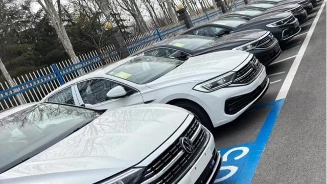 汽车的属性是耐用品，懂得这个属性的中年人，不会轻易更换私家车