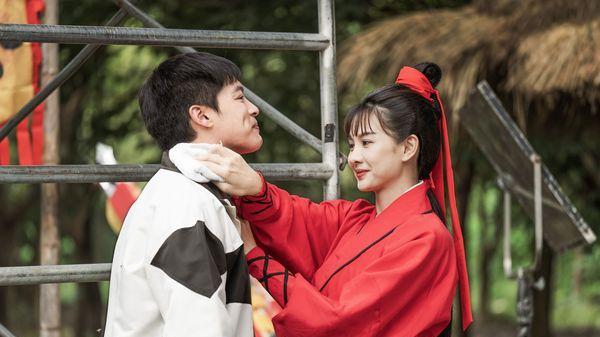 安心亚同时被2男追求「初恋VS竹马」　他认了一见钟情：心跳加速