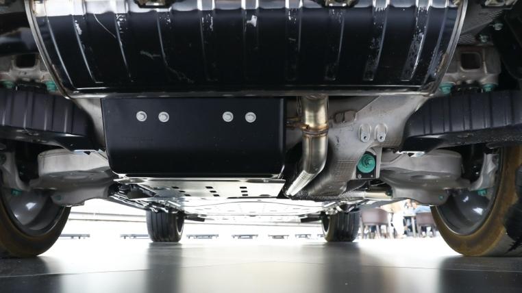 仰望U8L鼎世版内饰曝光，定位6座百万级SUV，第二排配备零重力座椅