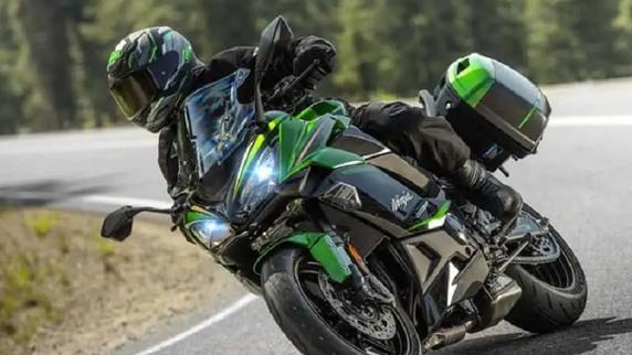 川崎发布2025款Ninja1100，运动摩托升级亮相，搭载全新动力系统与智能配置