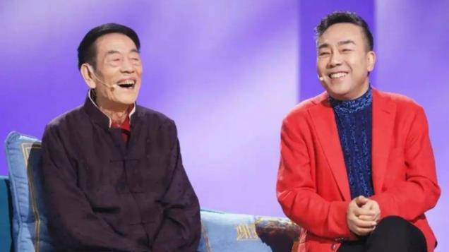 93岁的杨少华“三大爱好”：喝酒吃肉抽华子，在享福路上一去不返