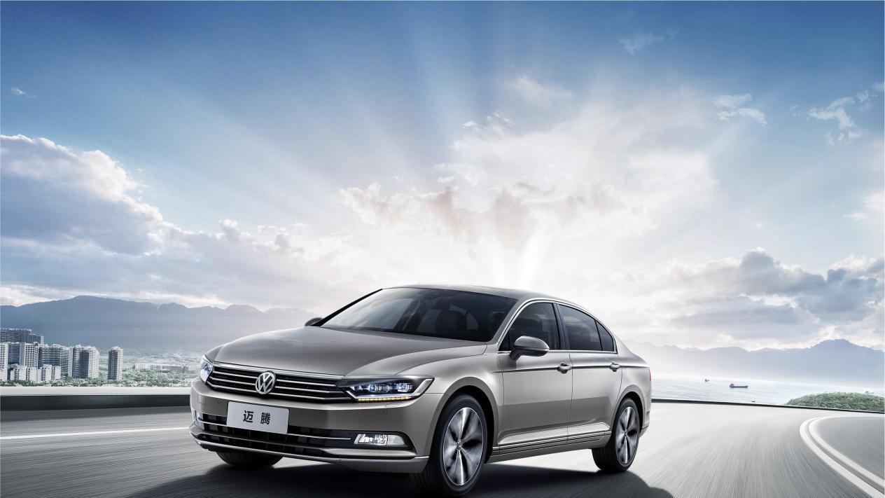 迈腾与帕萨特相比哪个性价比高？