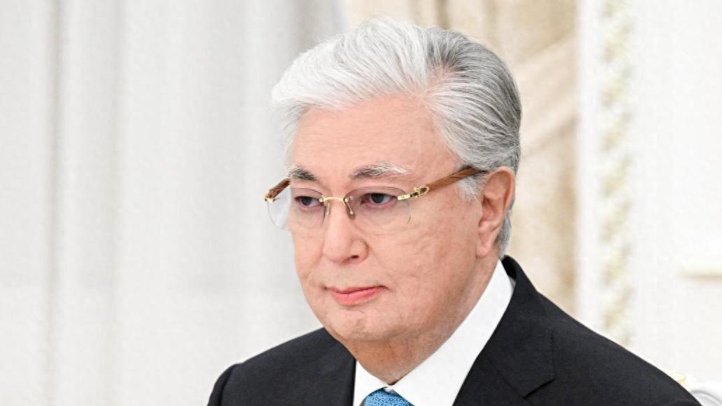 中日关系紧张时刻，哈萨克斯坦突然访日，背后真相曝光：急站队？