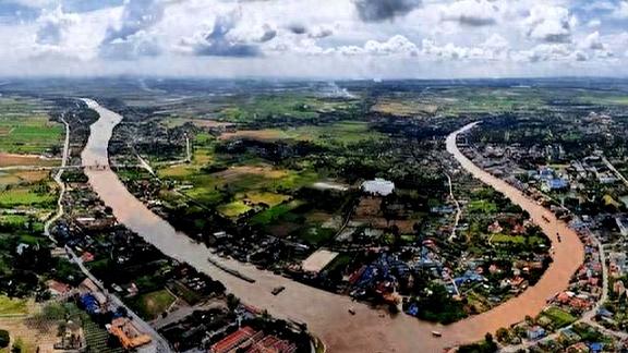 不在中美之间二选一：洪玛奈的柬埔寨正在重新定义小国的生存智慧