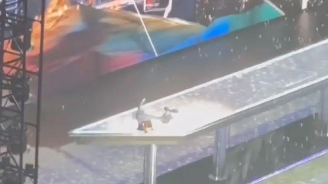 刘德华巡演纪录片曝光：4月14日最新消息，演唱会惊险瞬间如何化解？