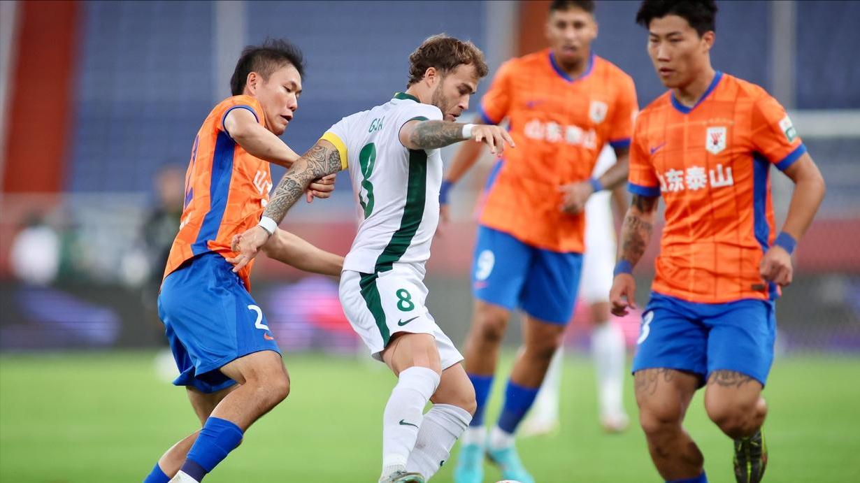 0-6惨败，泰山队爆发6球，1人“大四喜”，献礼韩鹏，北京队第3败