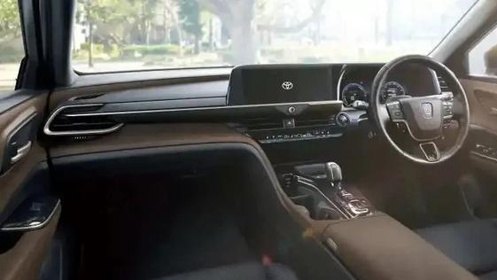 油车逆袭！全新RAV4竟比电车还快？6.8秒破百+全系四驱的“燃油侠“