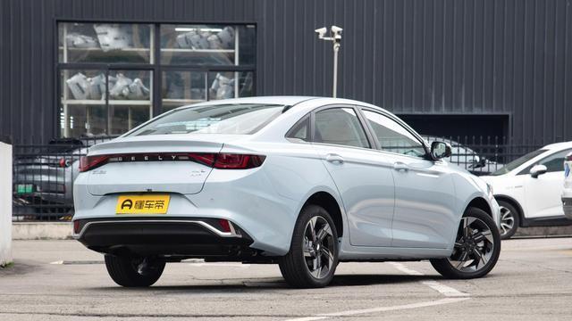 吉利官宣：帝豪LHiP限时，续航1300km，馈电油耗38L