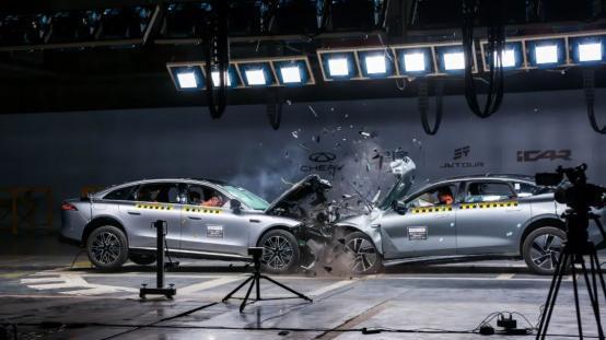 安全是最大的豪华从奇瑞安全之夜看星途揽月C-DM硬核安全基因