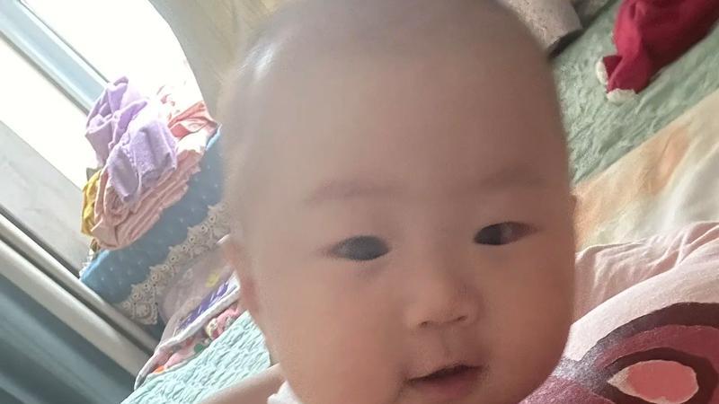 爸爸姓杨，孩子的姥爷给孩子起了个名字直接笑尿家人，孩子姥姥：你没问题吧？