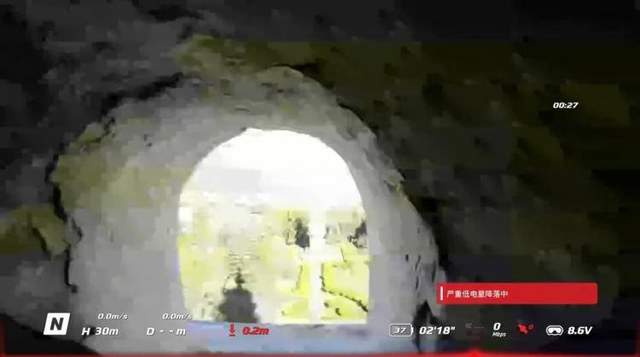 千年文物险遭殃！无人机违规穿越崇圣寺三塔后炸机