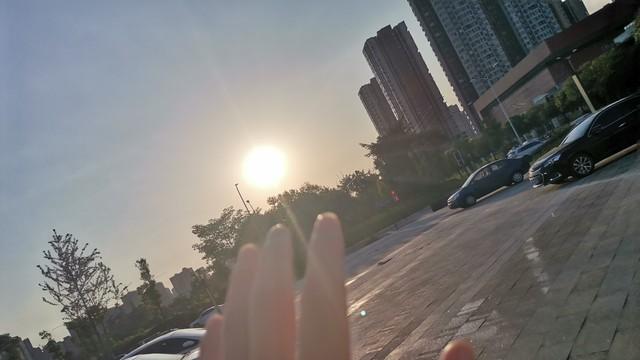 你或许不知道，我早把你放在心尖