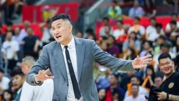 三连败的辽宁队需要整改：换教练组，请名宿，建庞大分析师团队