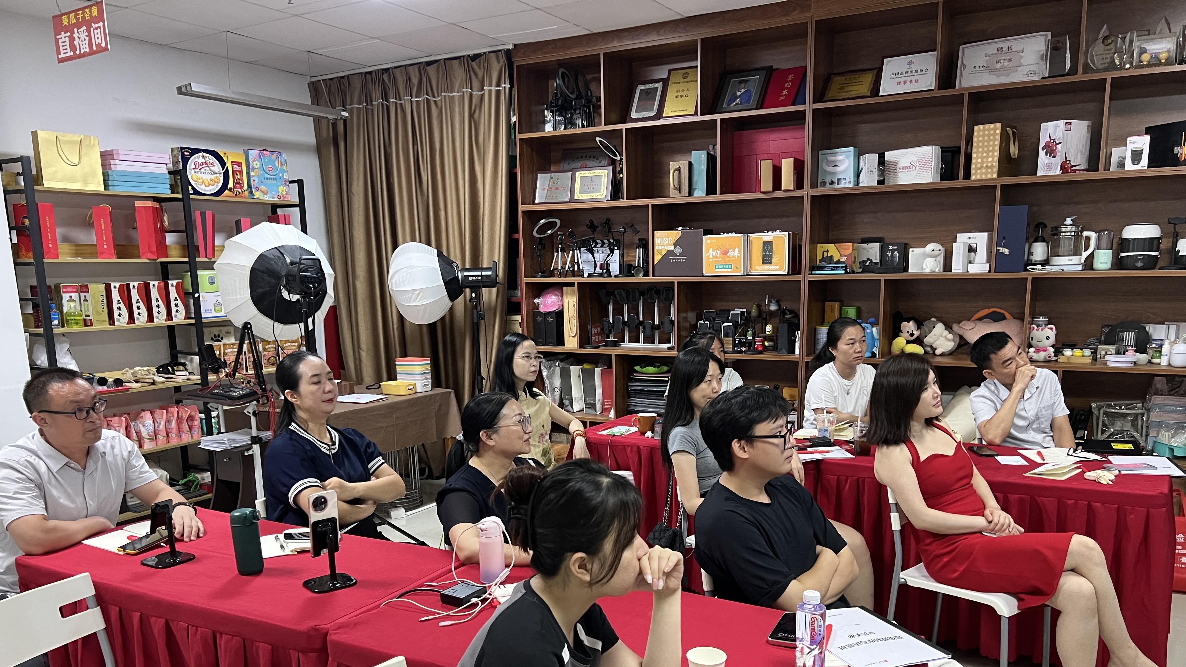 薪资增长瓶颈期：技能升级还是行业转换？