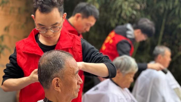 河北鸡泽开展重阳节爱老敬老主题系列活动